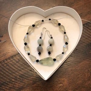 NEW Beautiful bracelet & Earring Set.